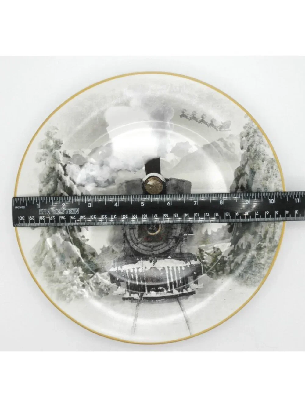 Nostalgic Santa Pottery Barn 10-1/2 Inch Dinner Plates Set of 4 Pattern PBANOS